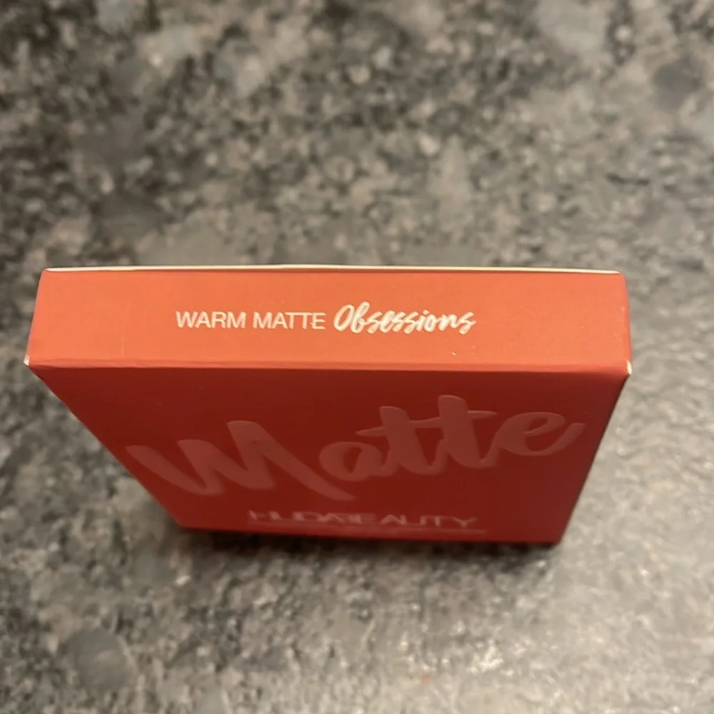 Huda Beauty Warm Matte Obsessions Eyeshadow Palette 9 stunning shades!